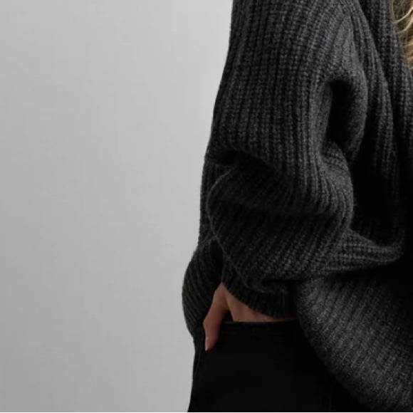 Meet your Posher, Ayla - Picture 1 of 1